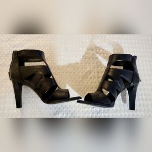 SIMPLY VERA ~ VERA WANG Black Gladiator High Heel Shoes
